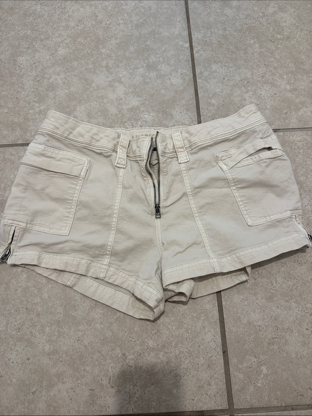 American Eagle Outfitters Cream Cargo Zip-Front Shorts